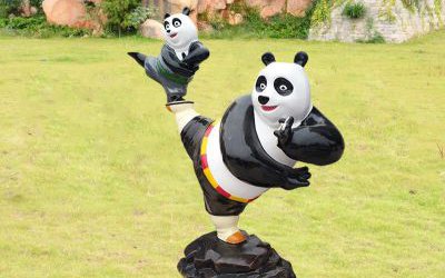 游樂園廣場(chǎng)擺放卡通熊貓玻璃鋼雕塑