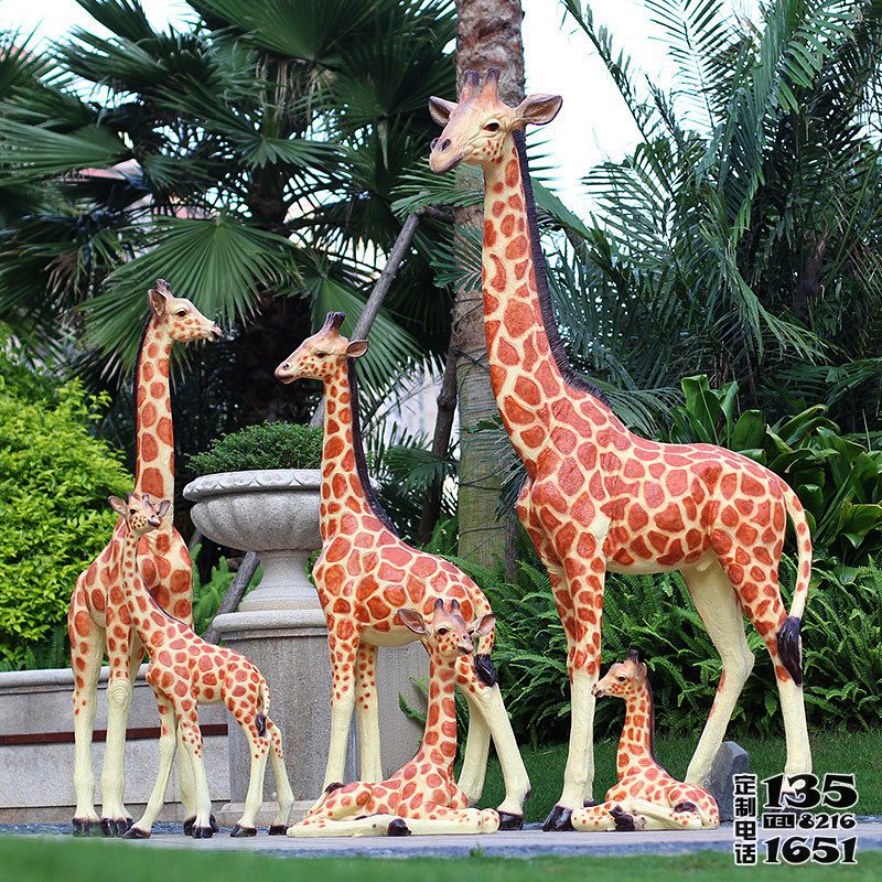 公園廣場玻璃鋼彩繪仿真動物長頸鹿雕塑 公園廣場玻璃鋼彩繪仿真動物長頸鹿雕塑