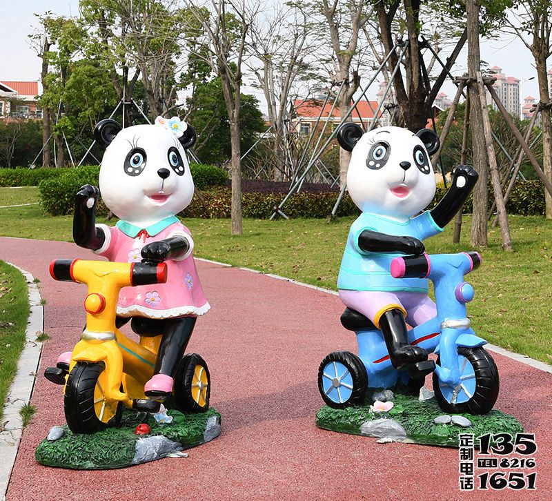 小區游樂園騎車玻璃鋼彩繪卡通熊貓雕塑 小區游樂園騎車玻璃鋼彩繪卡通熊貓雕塑