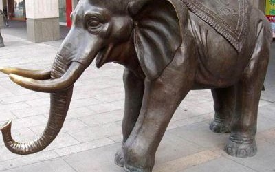 酒店創意玻璃鋼仿銅仿真動物大象雕塑