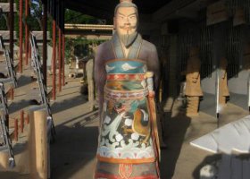 景區(qū)玻璃鋼彩繪秦始皇塑像