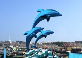 廣場大型玻璃鋼沖浪飛天海豚景觀雕塑